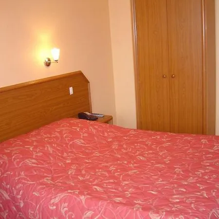 Hotel Le Mediterraneen 3*
