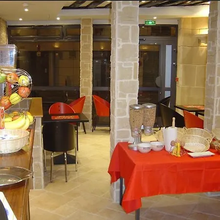 Hotel Le Mediterraneen 3*