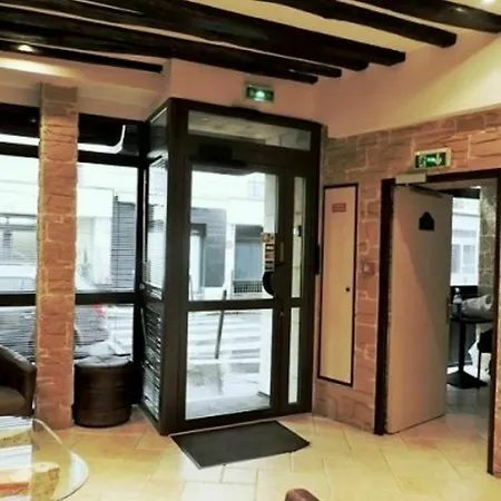 Hotel Le Mediterraneen Paris