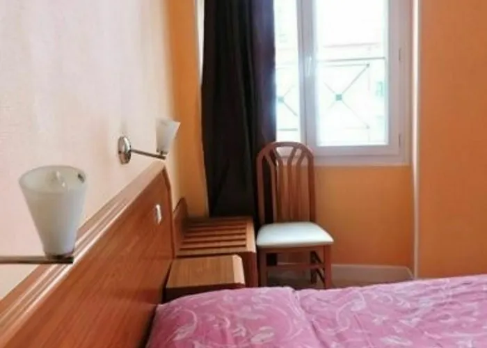 Otel Le Mediterraneen 3*