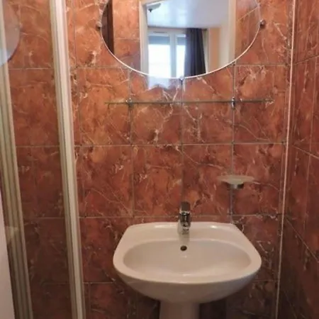 Otel Le Mediterraneen 3*