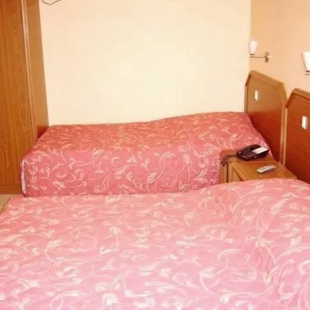 Le Mediterraneen Otel 3*